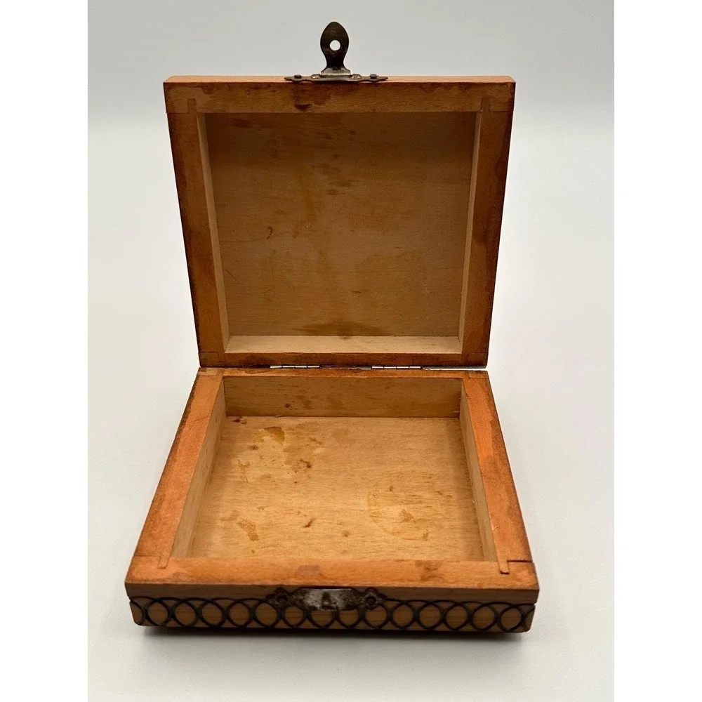 Vintage Hand Burned Pyrography Jewelry Box Small Wooden Trinket  Storage